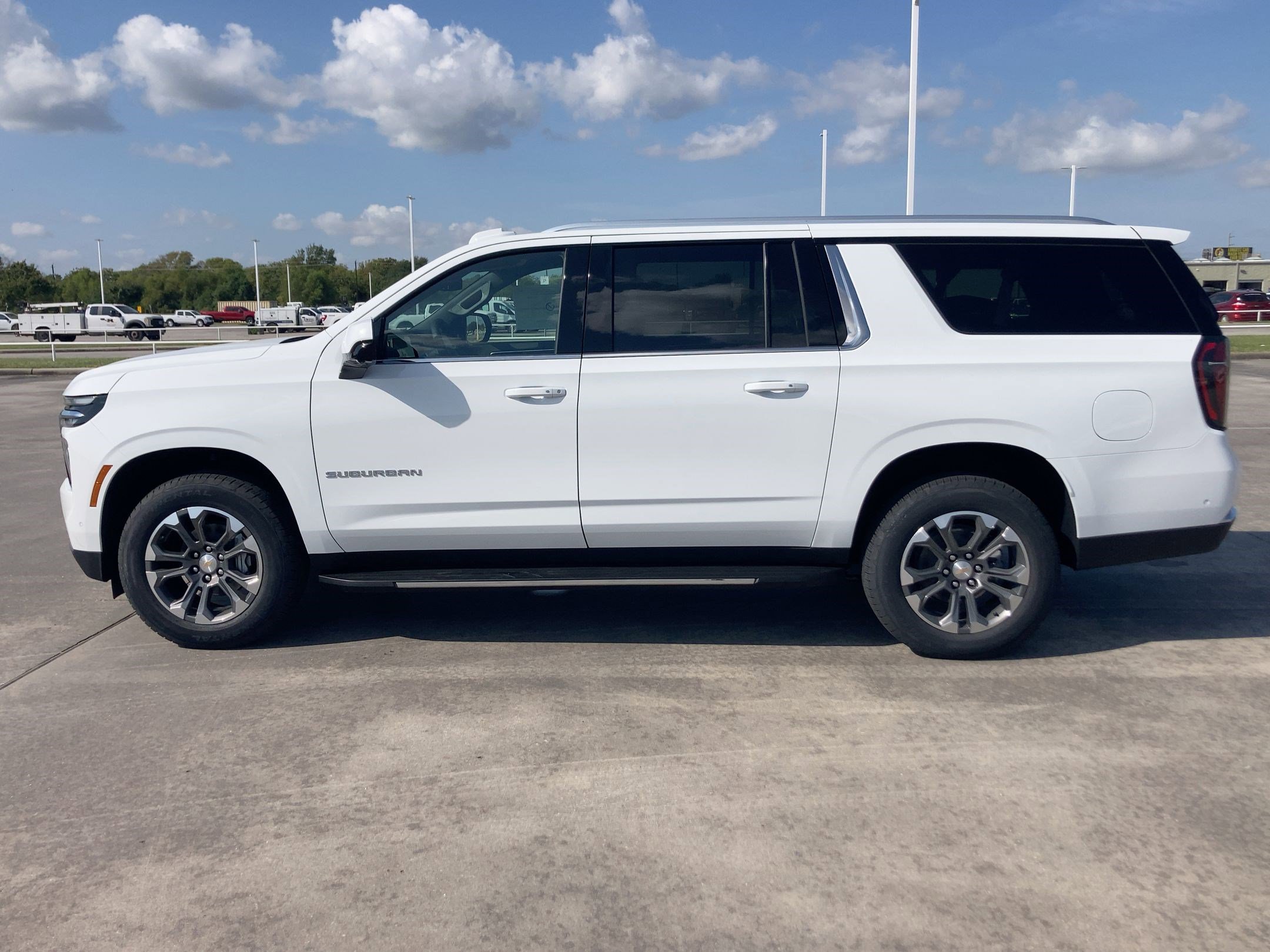 New 2026 Chevrolet Suburban LS image 2