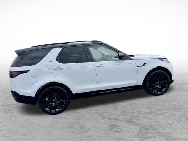 Used 2025 Land Rover Discovery Dynamic SE AWD/4WD image 7