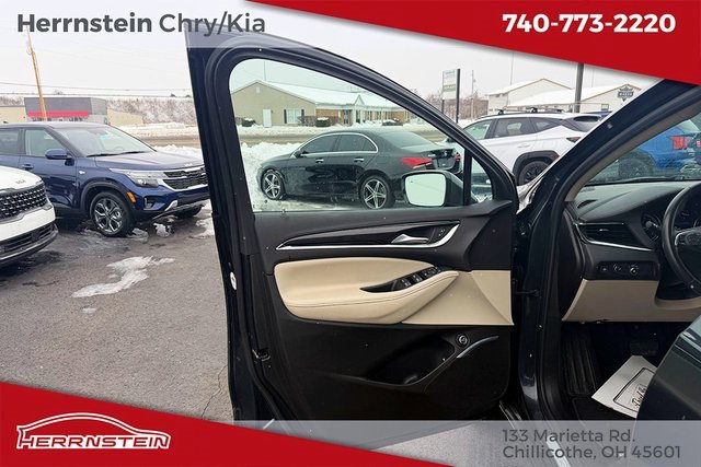 Used 2021 Buick Enclave Essence image 13