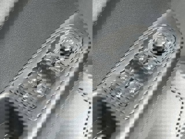 New 2025 Volkswagen Taos SE image 12