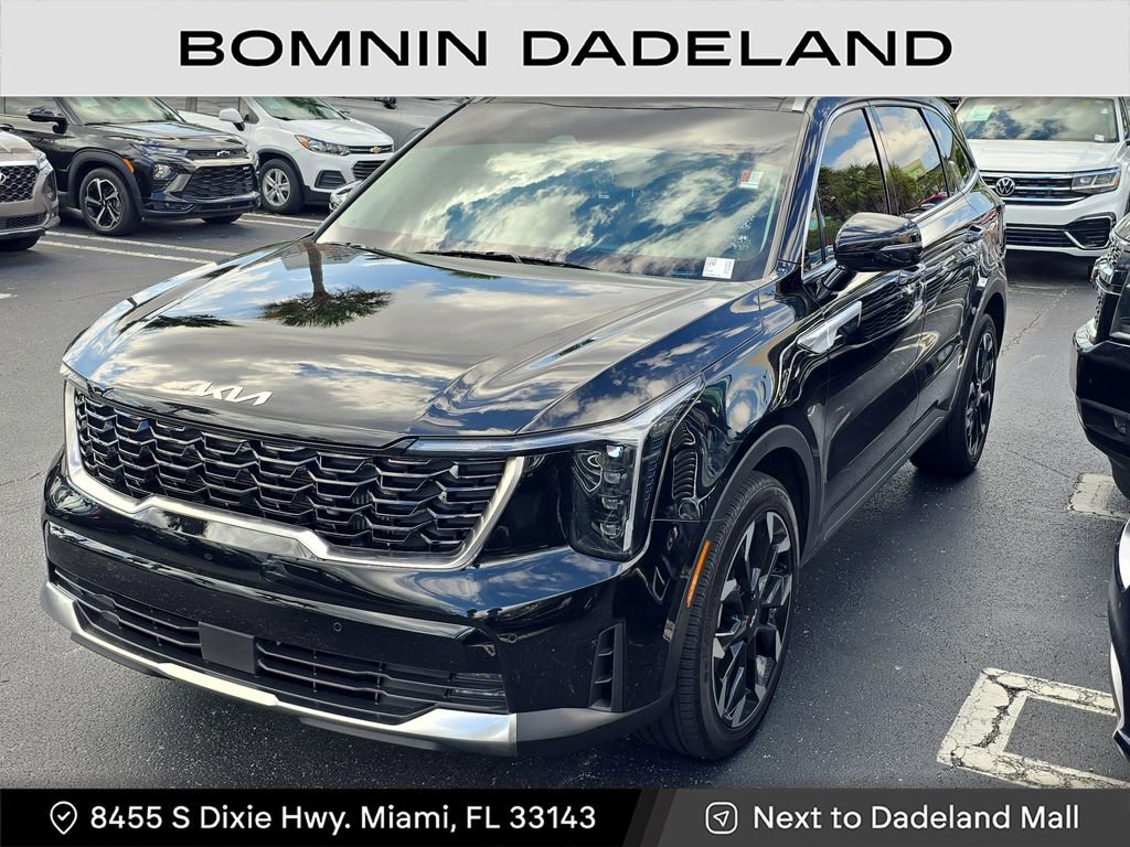 Used 2024 Kia Sorento EX w/ Panoramic Sunroof Package image 2