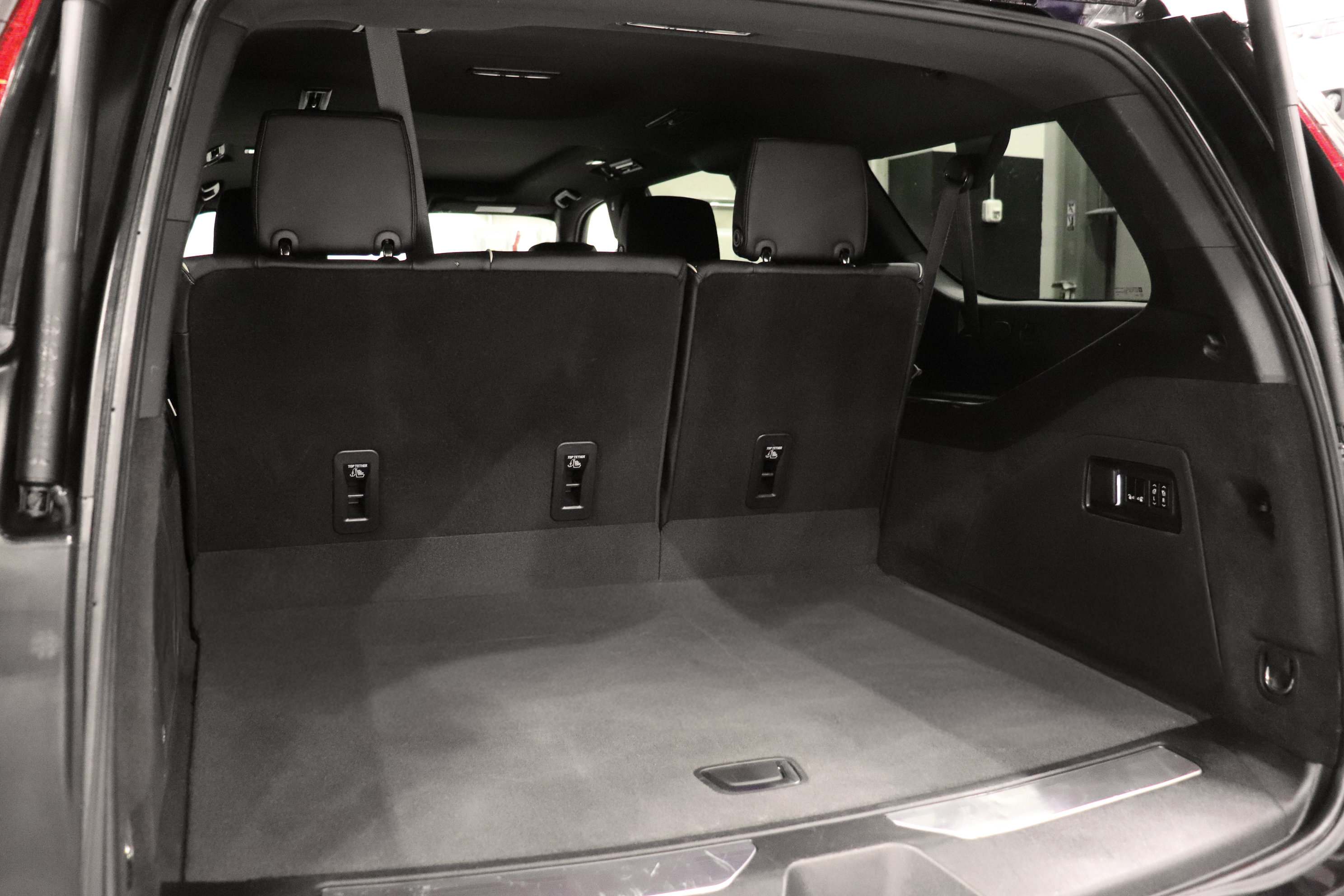 Used 2023 Cadillac Escalade ESV Sport w/ LPO, ONYX Package AWD/4WD image 10