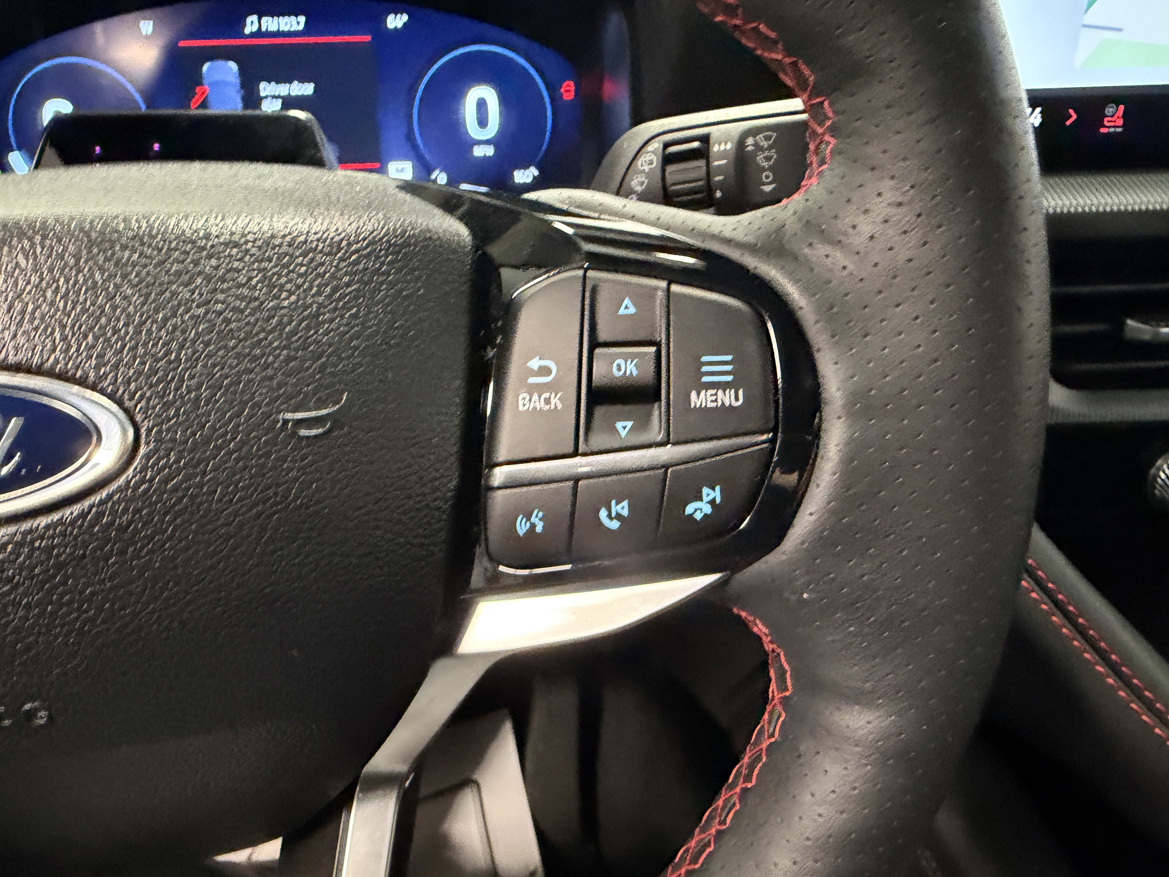 Used 2025 Ford Explorer ST-Line AWD/4WD image 14
