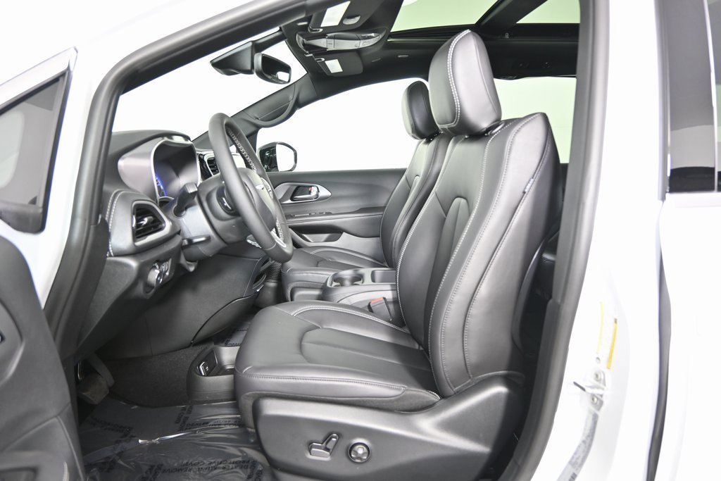 New 2026 Chrysler Pacifica Select image 22