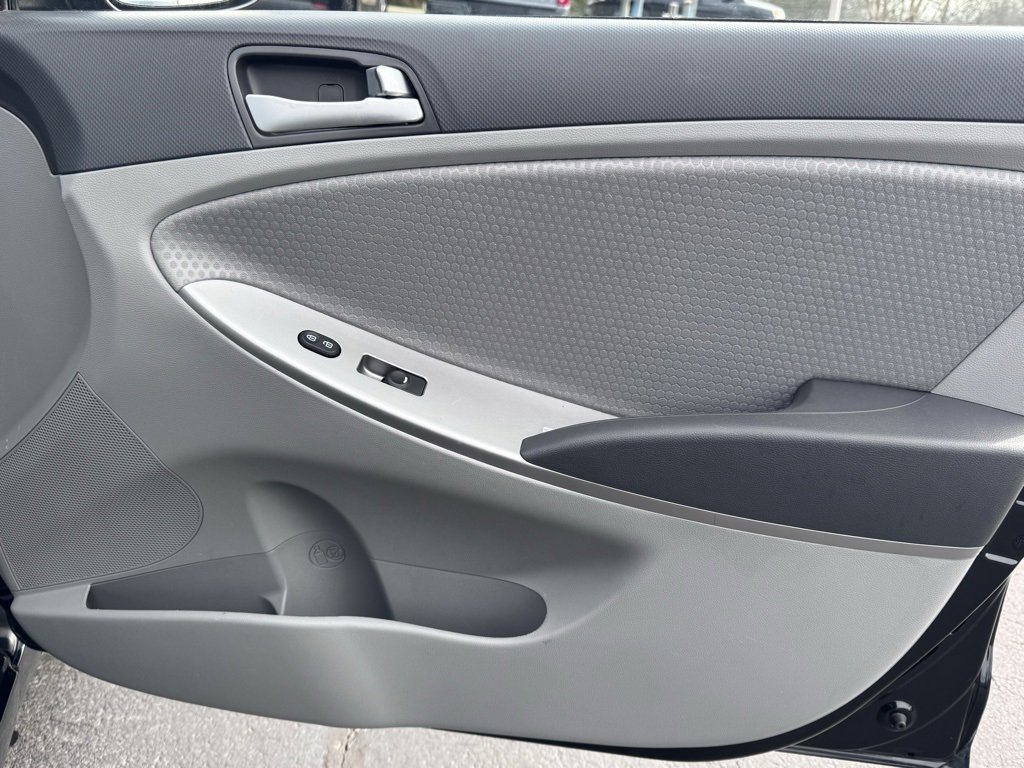 Used 2015 Hyundai Accent Sport image 19