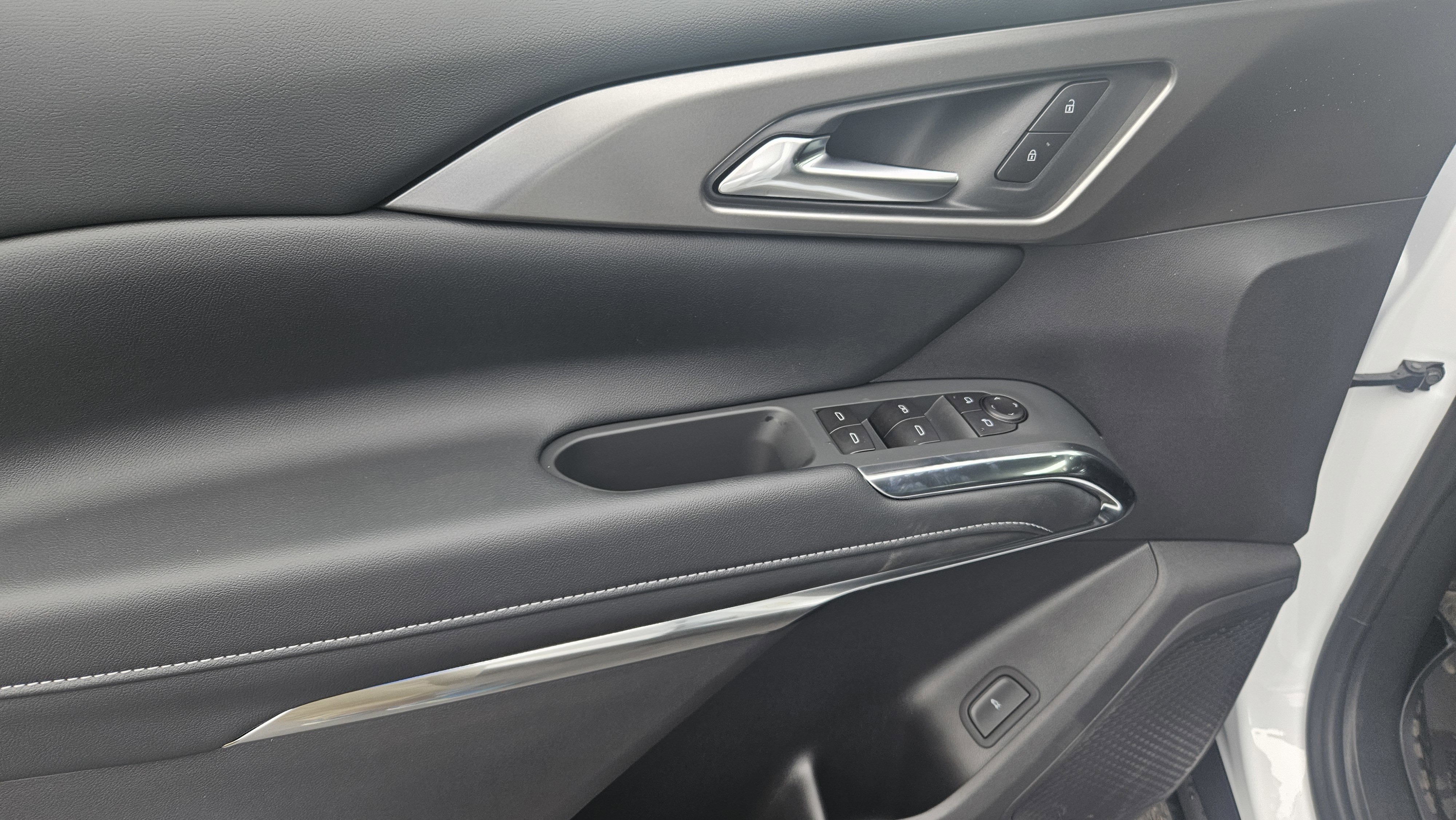 New 2026 Chevrolet Traverse LT w/ Driver Confidence Package image 10