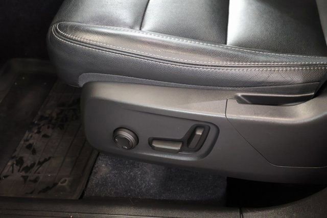 Used 2020 Volvo XC40 T5 Momentum w/ Protection Package image 12