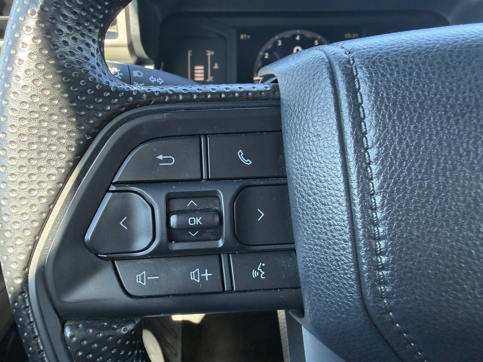 Used 2024 Toyota Tacoma SR image 13