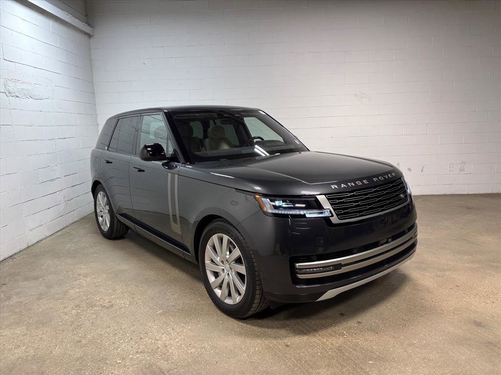 Used 2023 Land Rover Range Rover SE image 4