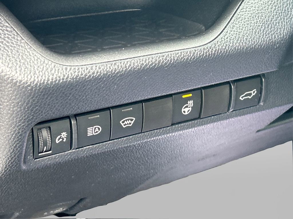 Used 2023 Toyota RAV4 XLE Premium image 38