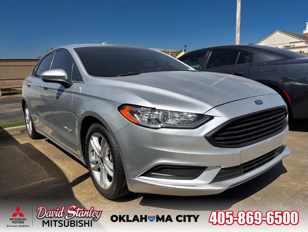 Used 2018 Ford Fusion SE FWD image 1