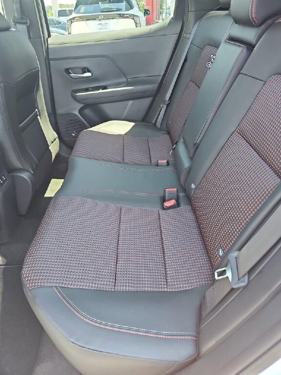 New 2026 Nissan Kicks SR image 3