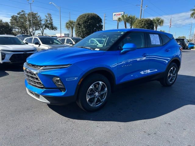 Certified 2025 Chevrolet Blazer LT image 3