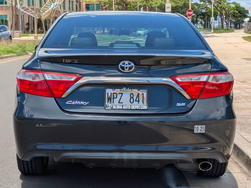 Used 2017 Toyota Camry SE image 4