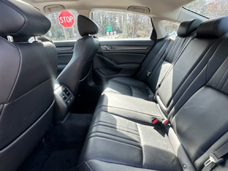 Used 2022 Honda Accord Touring image 14