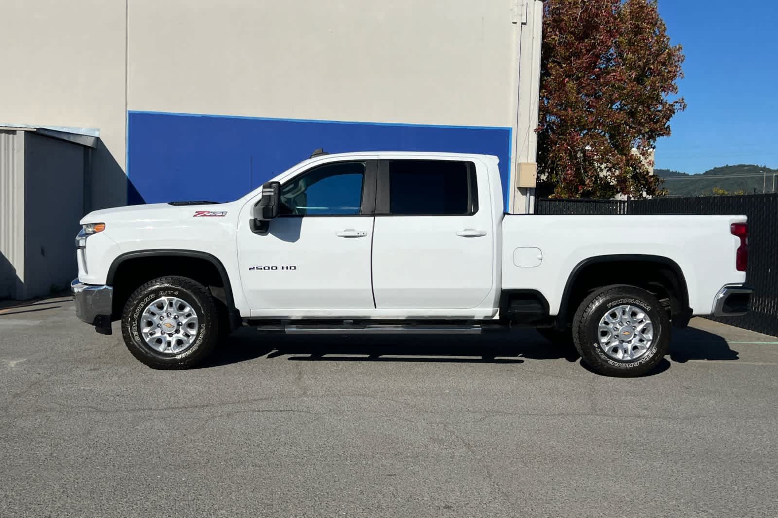 Used 2022 Chevrolet Silverado 2500 LT w/ Convenience Package AWD/4WD image 6