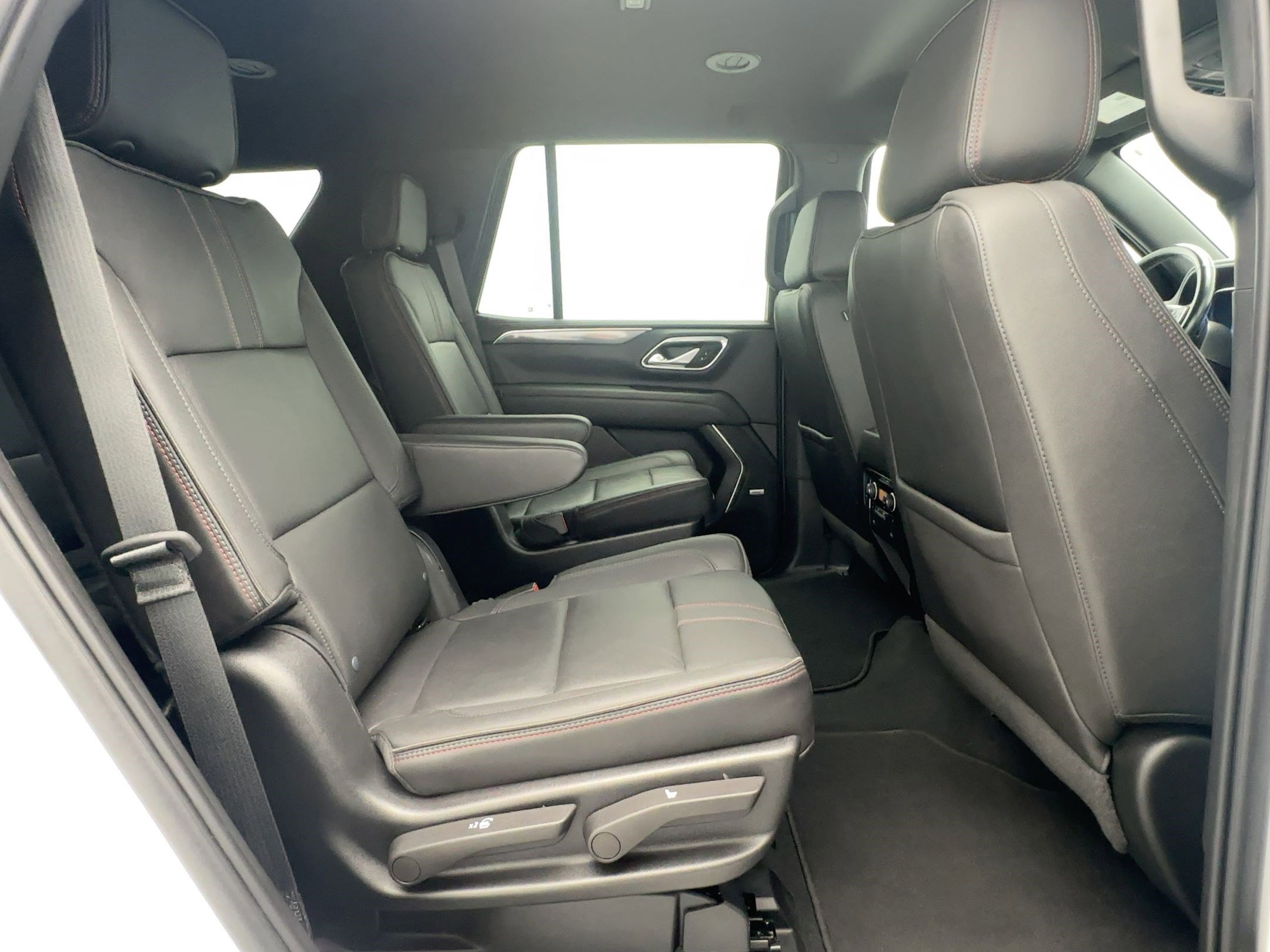 Used 2022 Chevrolet Tahoe RST w/ Luxury Package image 27