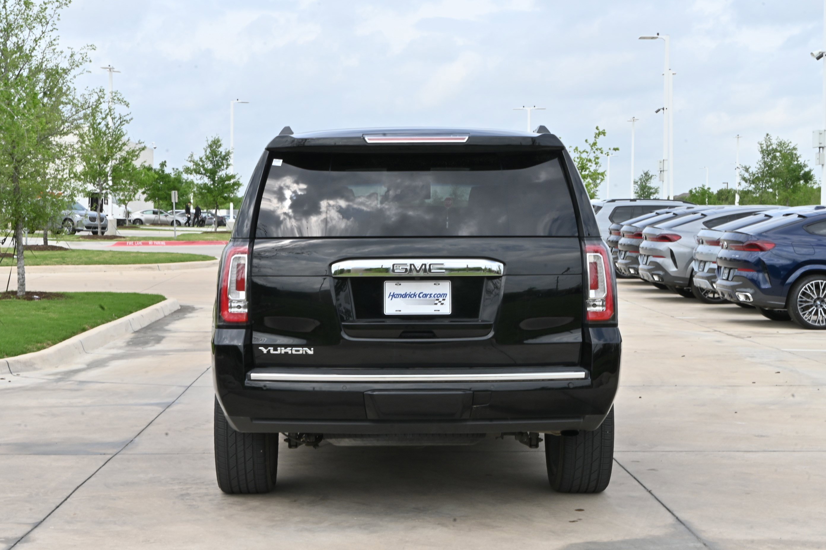 Used 2016 GMC Yukon Denali w/ Open Road Package image 8