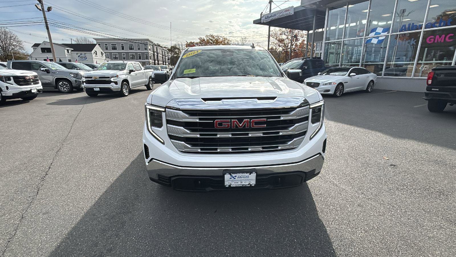 Certified 2024 GMC Sierra 1500 SLE image 2