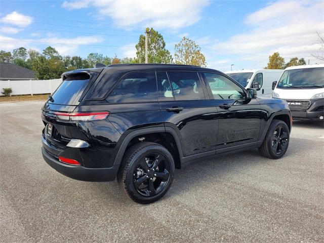 New 2025 Jeep Grand Cherokee Limited image 12
