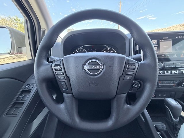 Certified 2025 Nissan Frontier SV image 9