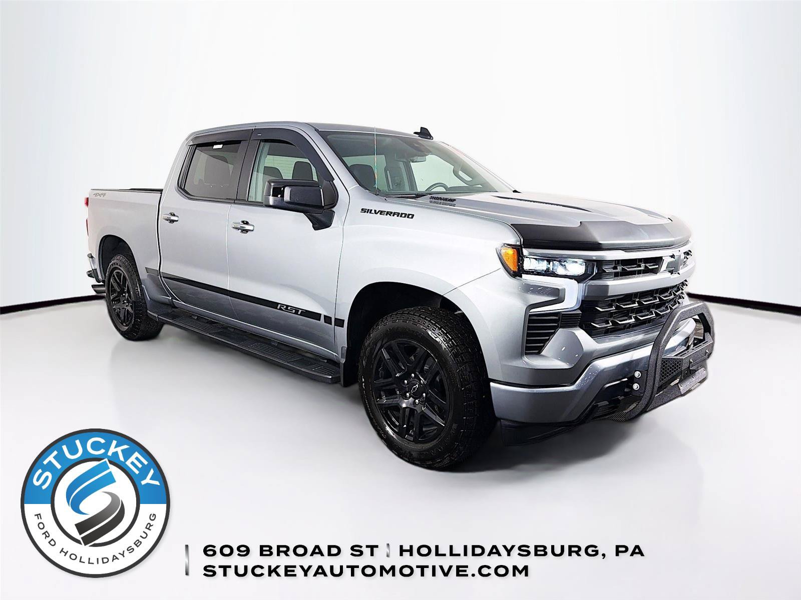Used 2025 Chevrolet Silverado 1500 RST w/ Dark Appearance Package AWD/4WD image 1
