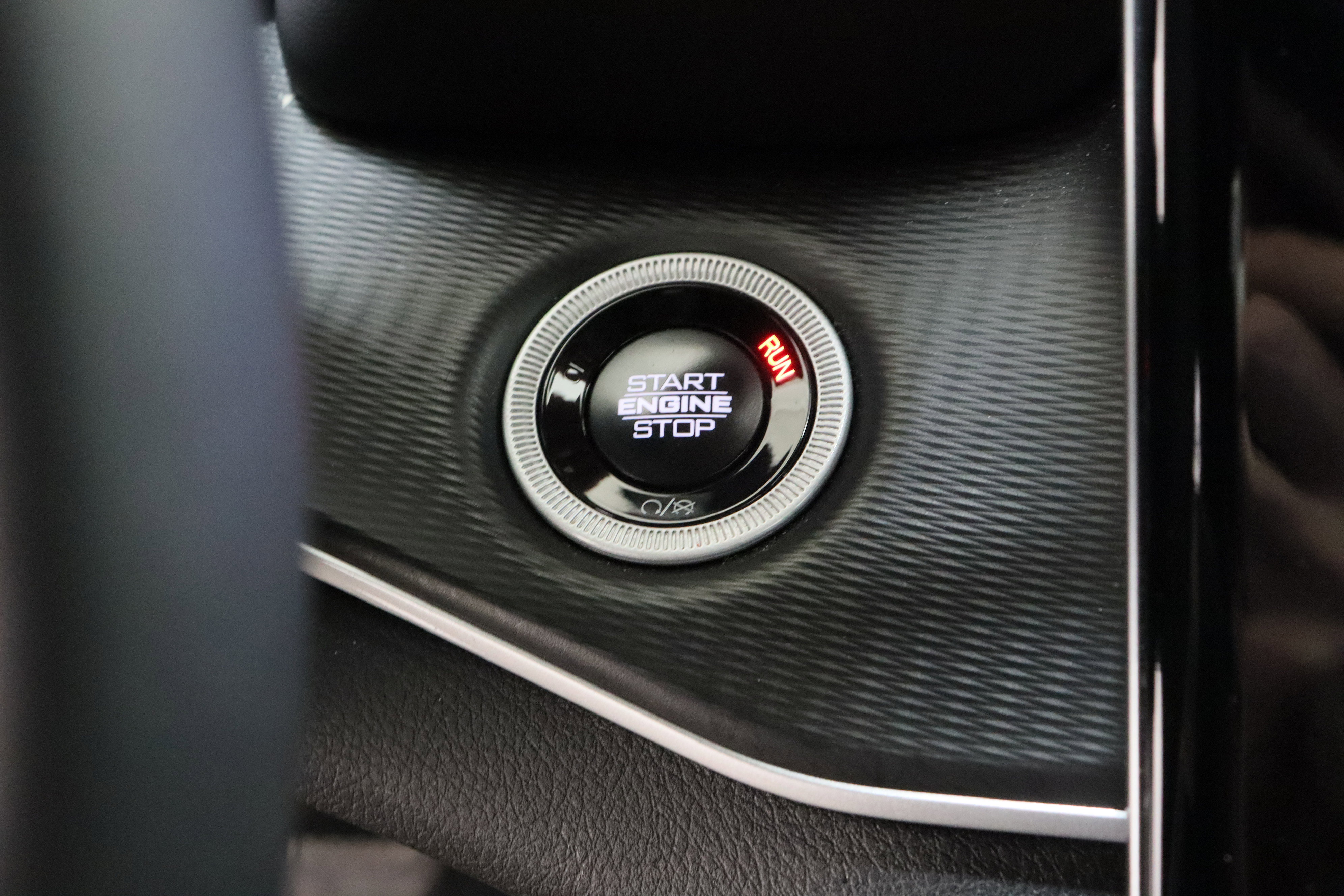Used 2025 Jeep Grand Cherokee Altitude AWD/4WD image 18