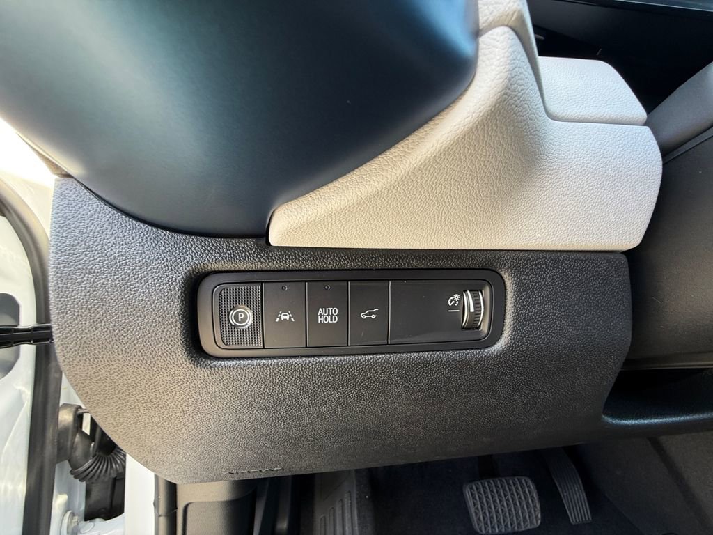 New 2026 Chevrolet Equinox EV LT image 28