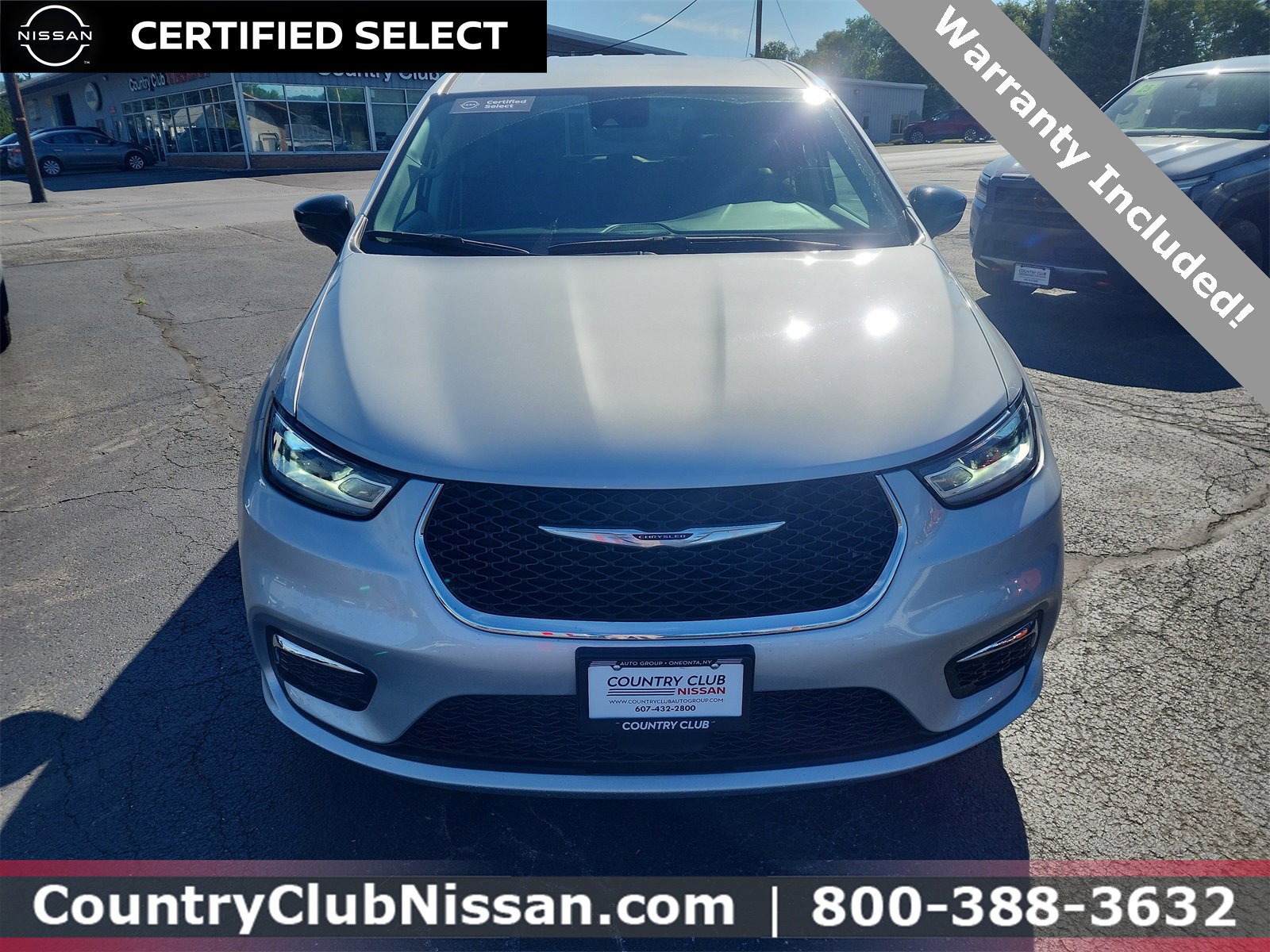 Used 2024 Chrysler Pacifica Touring-L image 1