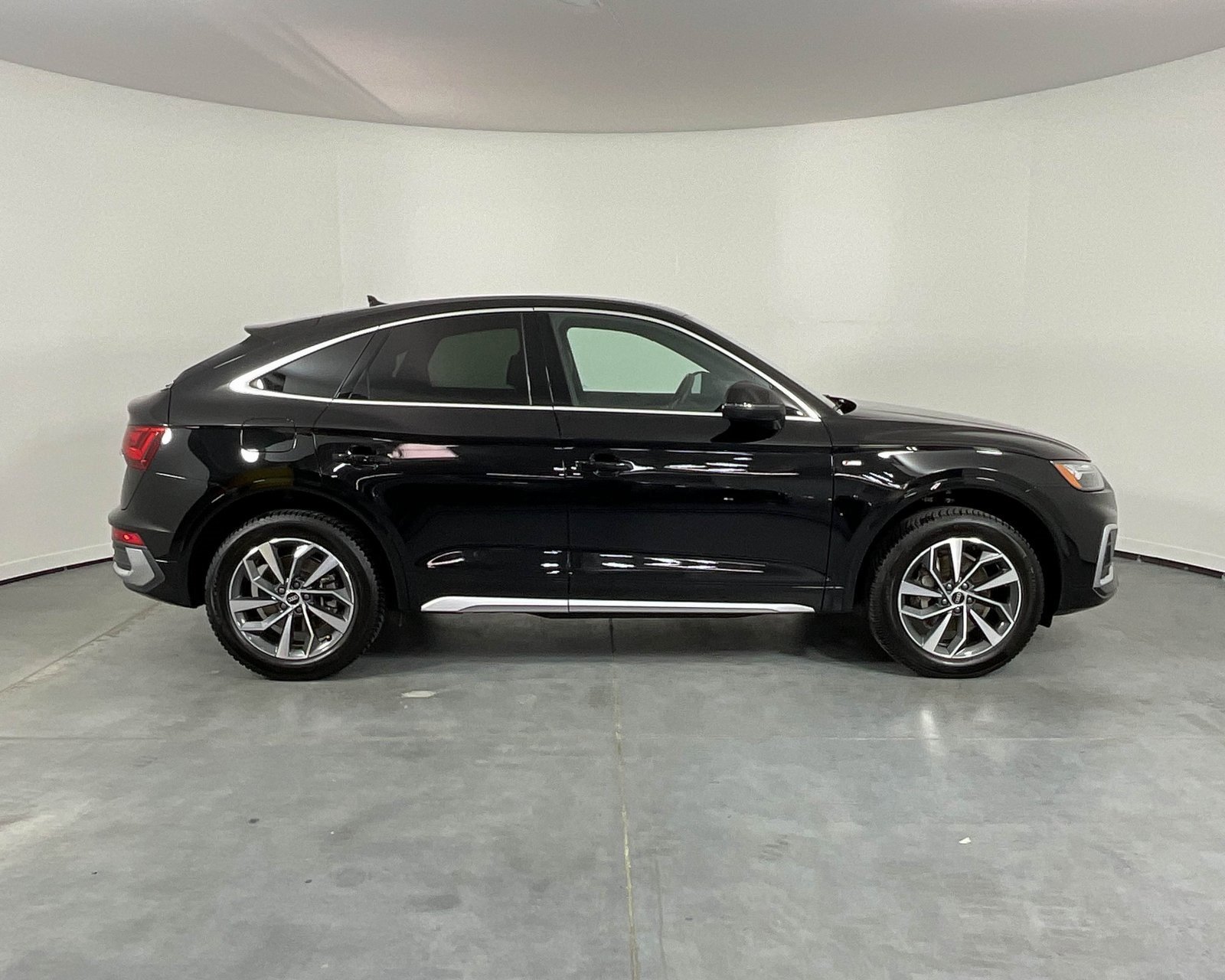 Used 2023 Audi Q5 2.0T Premium Plus w/ Premium Plus Package image 4