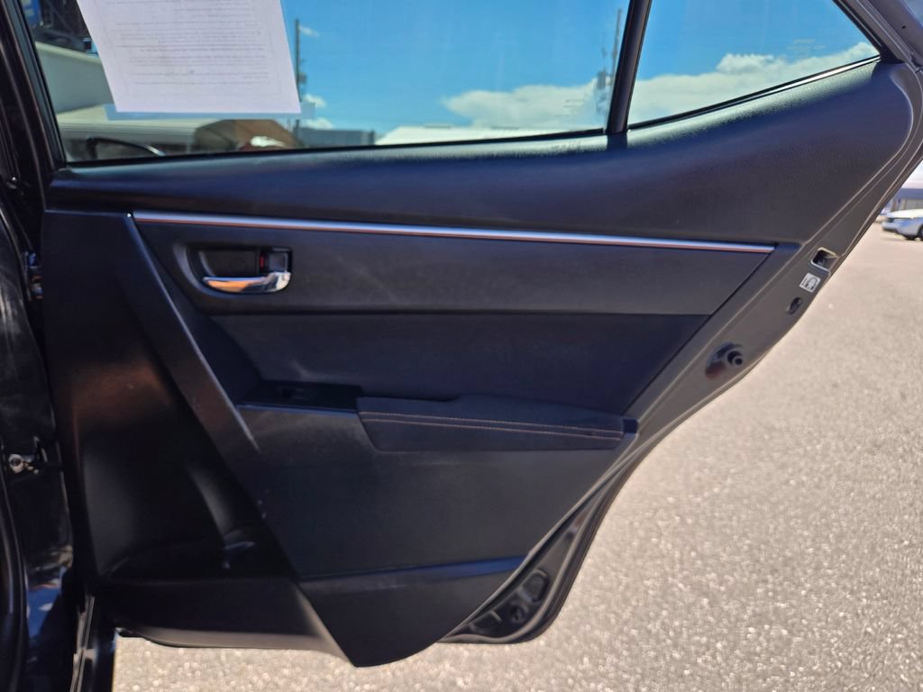 Used 2016 Toyota Corolla LE FWD image 39
