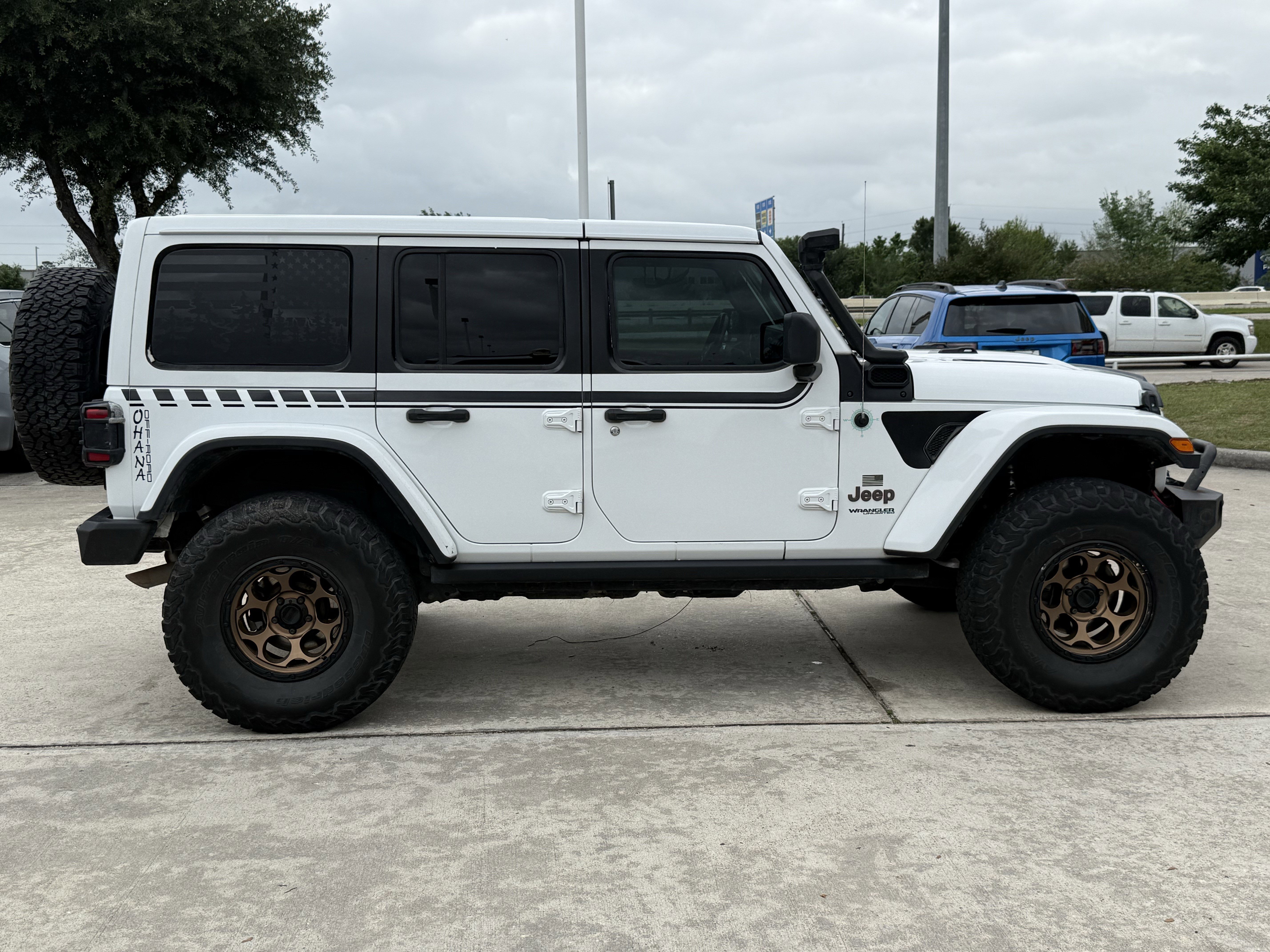 Used 2018 Jeep Wrangler Unlimited Rubicon AWD/4WD image 3