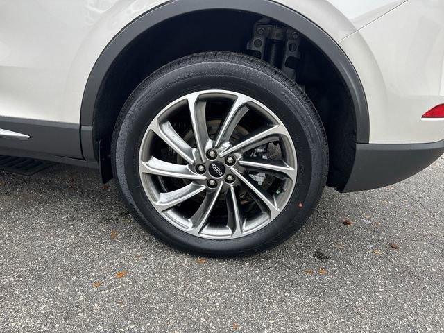 Used 2023 Lincoln Corsair AWD w/ Equipment Group 101A image 34