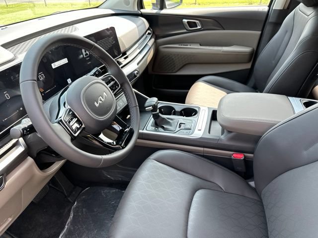 New 2026 Kia Carnival FWD image 7