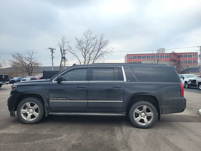 Used 2020 Chevrolet Suburban LT w/ Luxury Package image 4