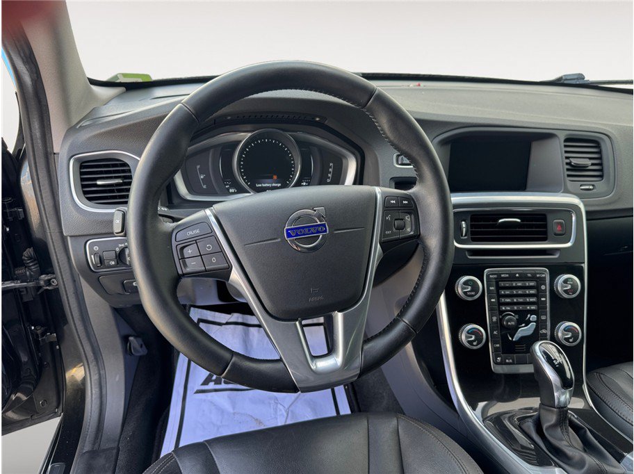 Used 2016 Volvo V60 T5 Cross Country w/ Convenience Package AWD/4WD image 12