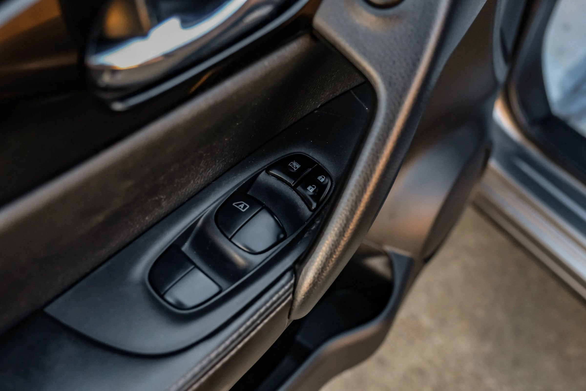 Used 2022 Nissan Rogue Sport SL AWD/4WD image 34