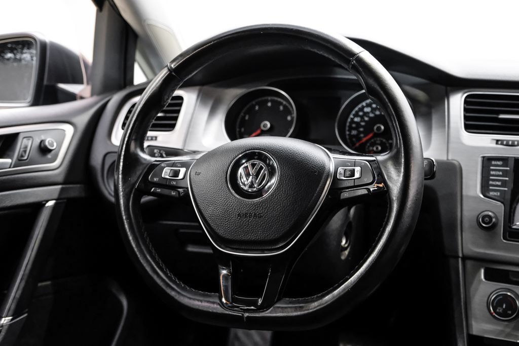 Used 2015 Volkswagen Golf S FWD image 16