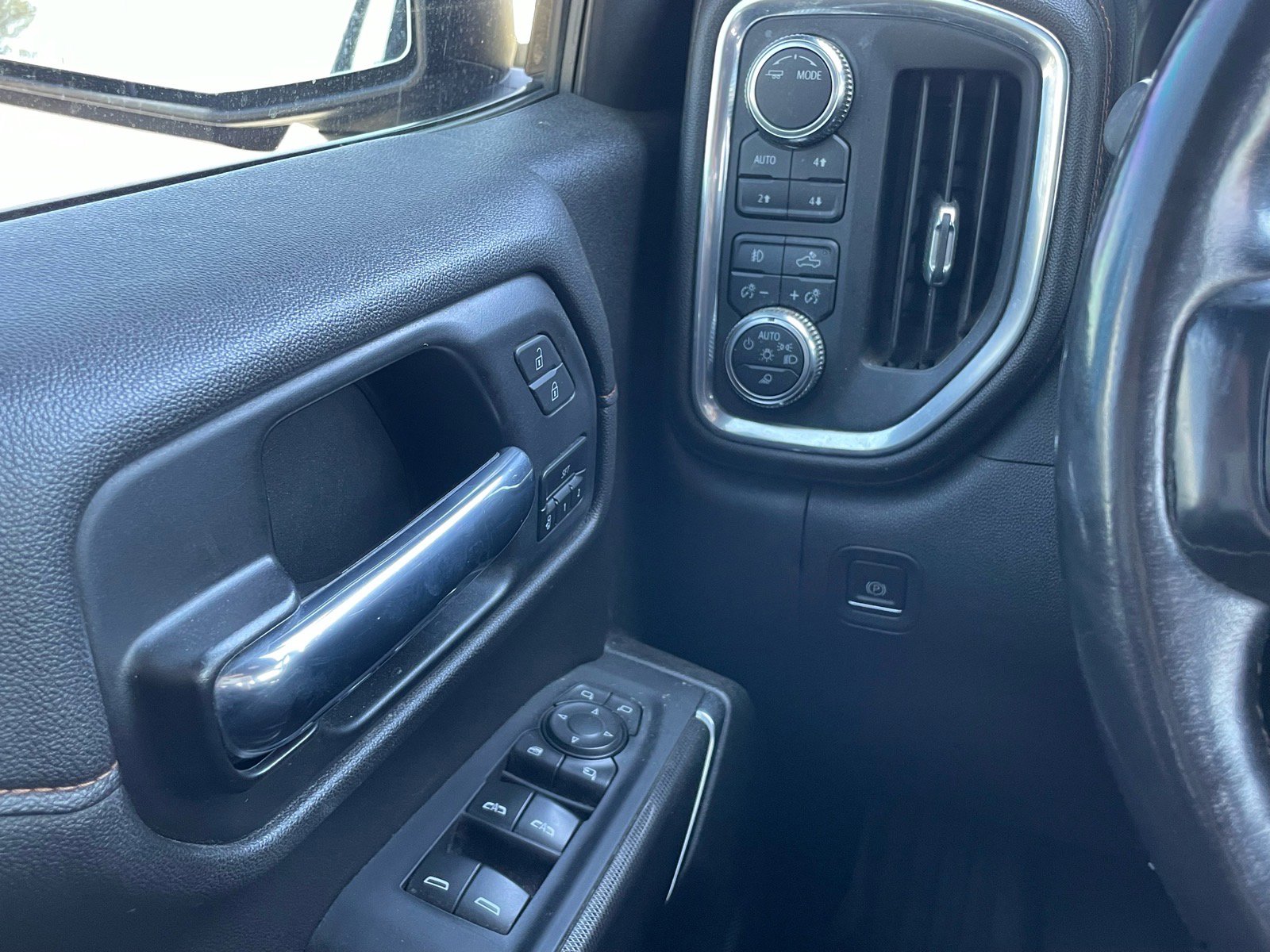 Used 2021 GMC Sierra 1500 AT4 image 11