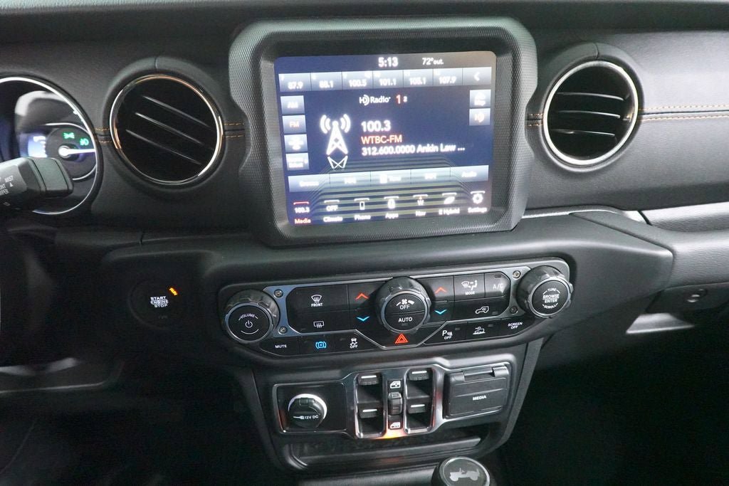 Used 2023 Jeep Wrangler Unlimited Sahara AWD/4WD image 16