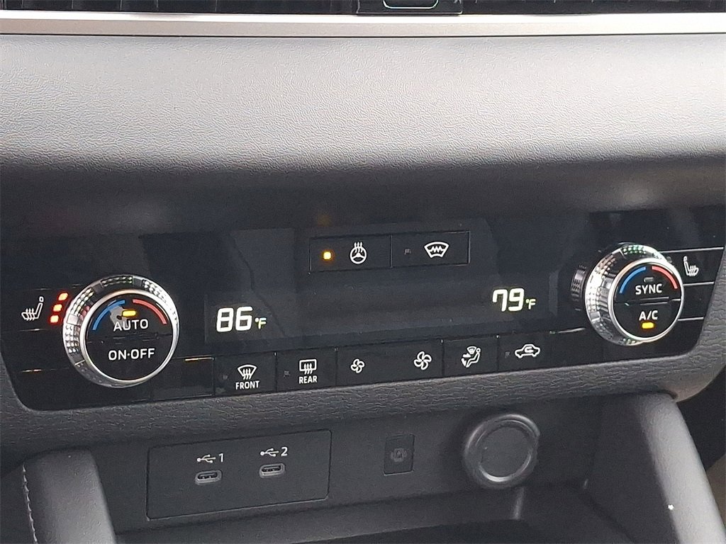 New 2026 Mitsubishi Outlander SE image 8