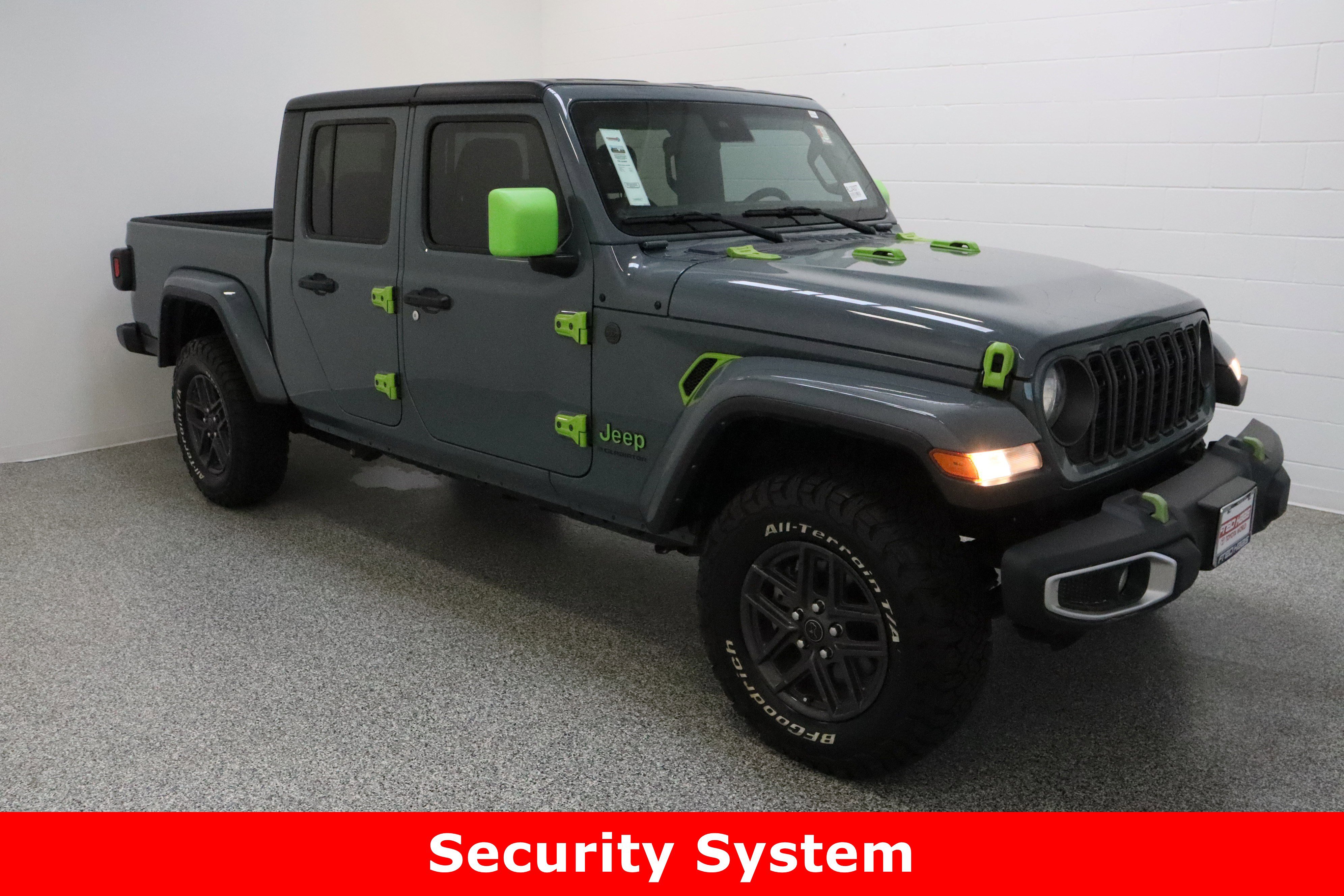 Used 2024 Jeep Gladiator Sport image 4