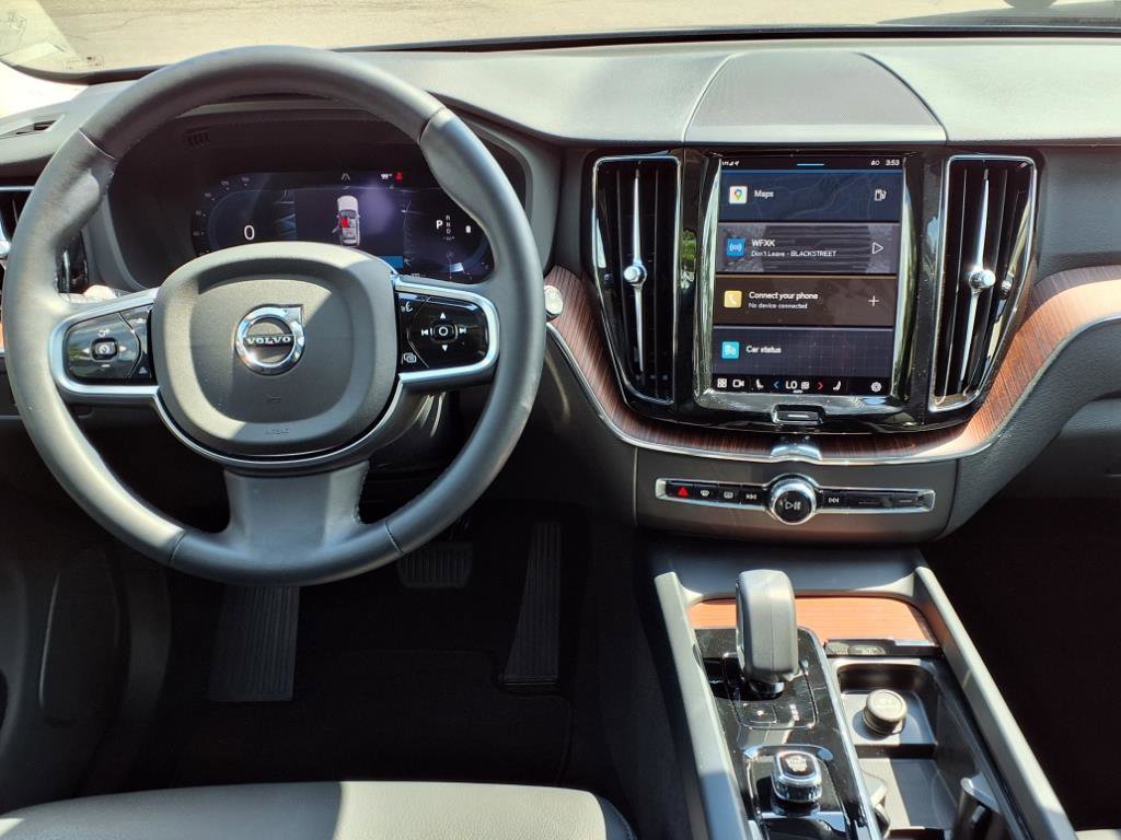 Used 2024 Volvo XC60 B5 Plus image 13