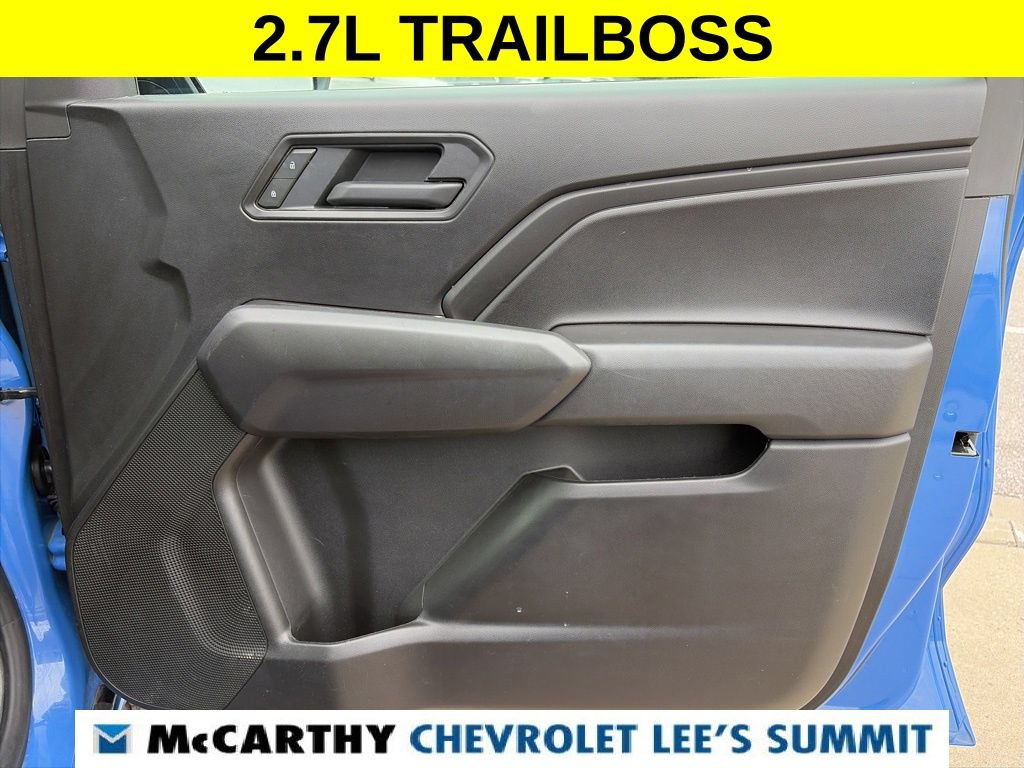 Used 2025 Chevrolet Colorado Trail Boss AWD/4WD image 31