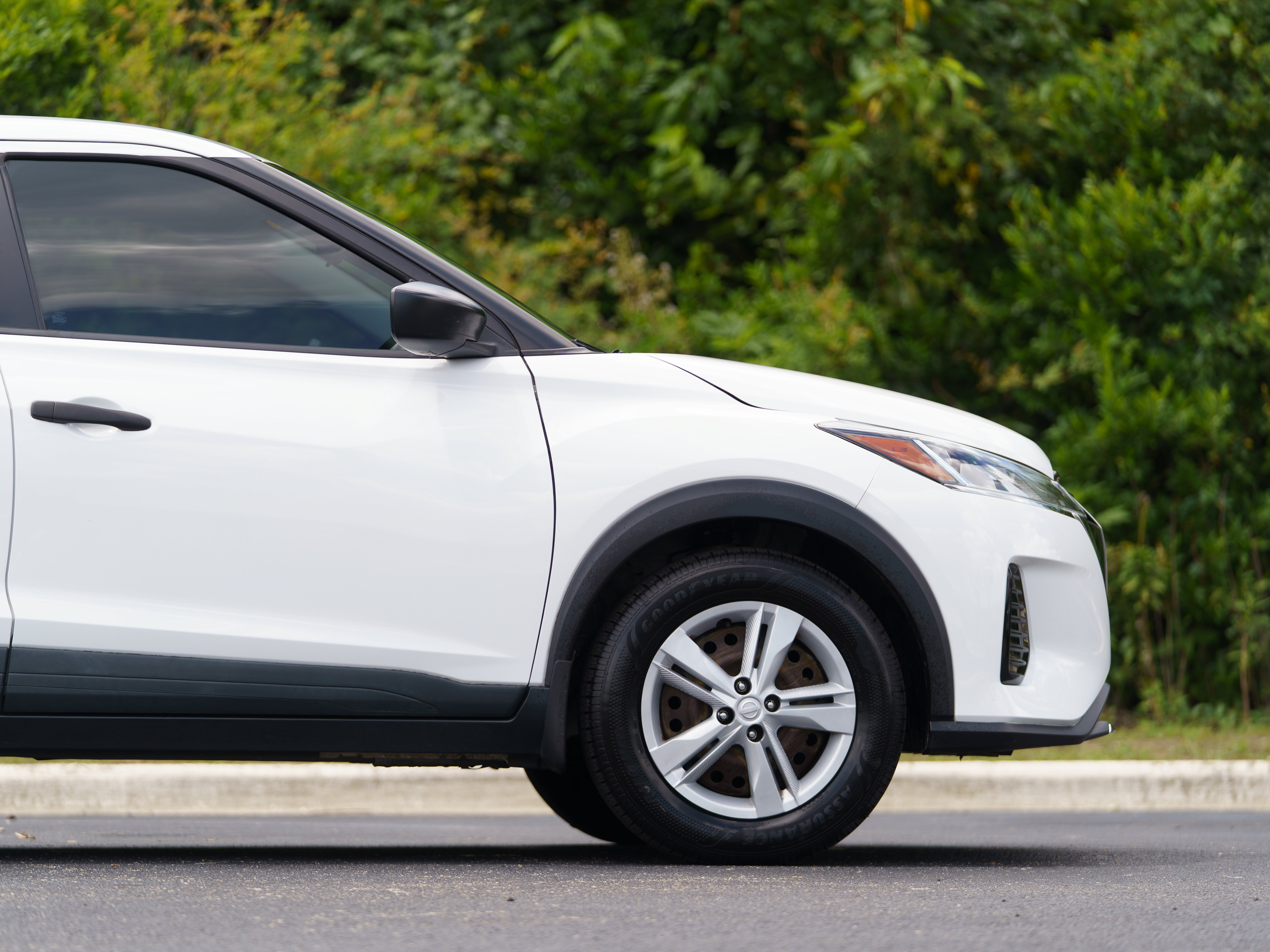 Used 2021 Nissan Kicks S FWD image 7