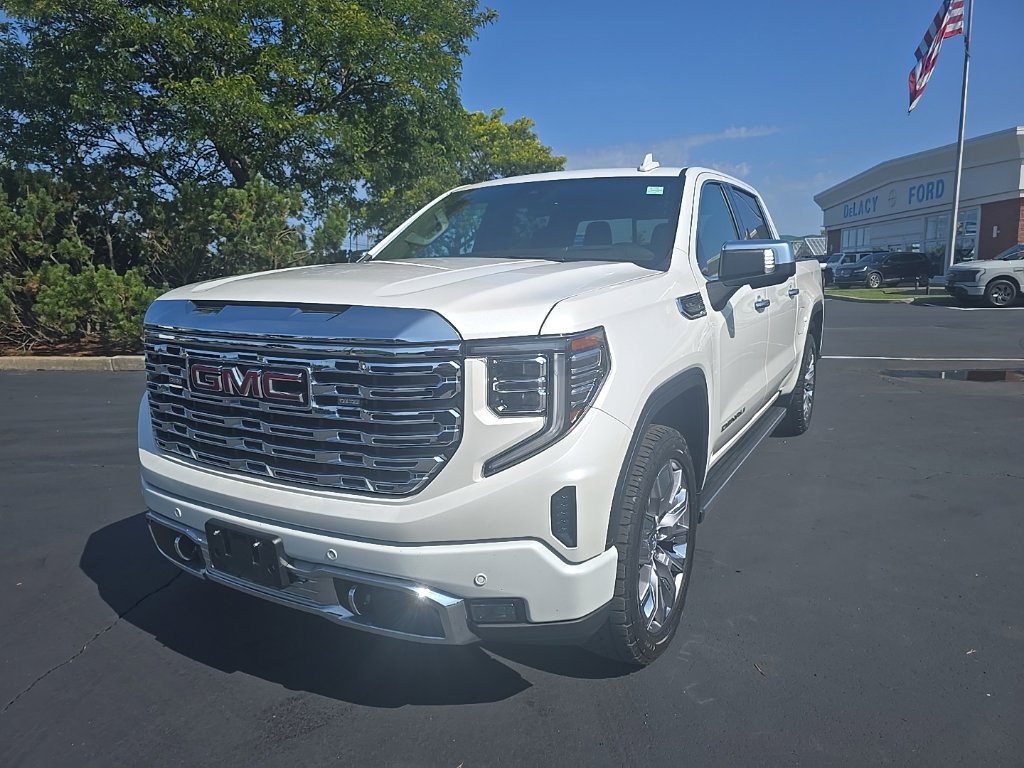 Used 2023 GMC Sierra 1500 Denali w/ Denali Reserve Package AWD/4WD image 2