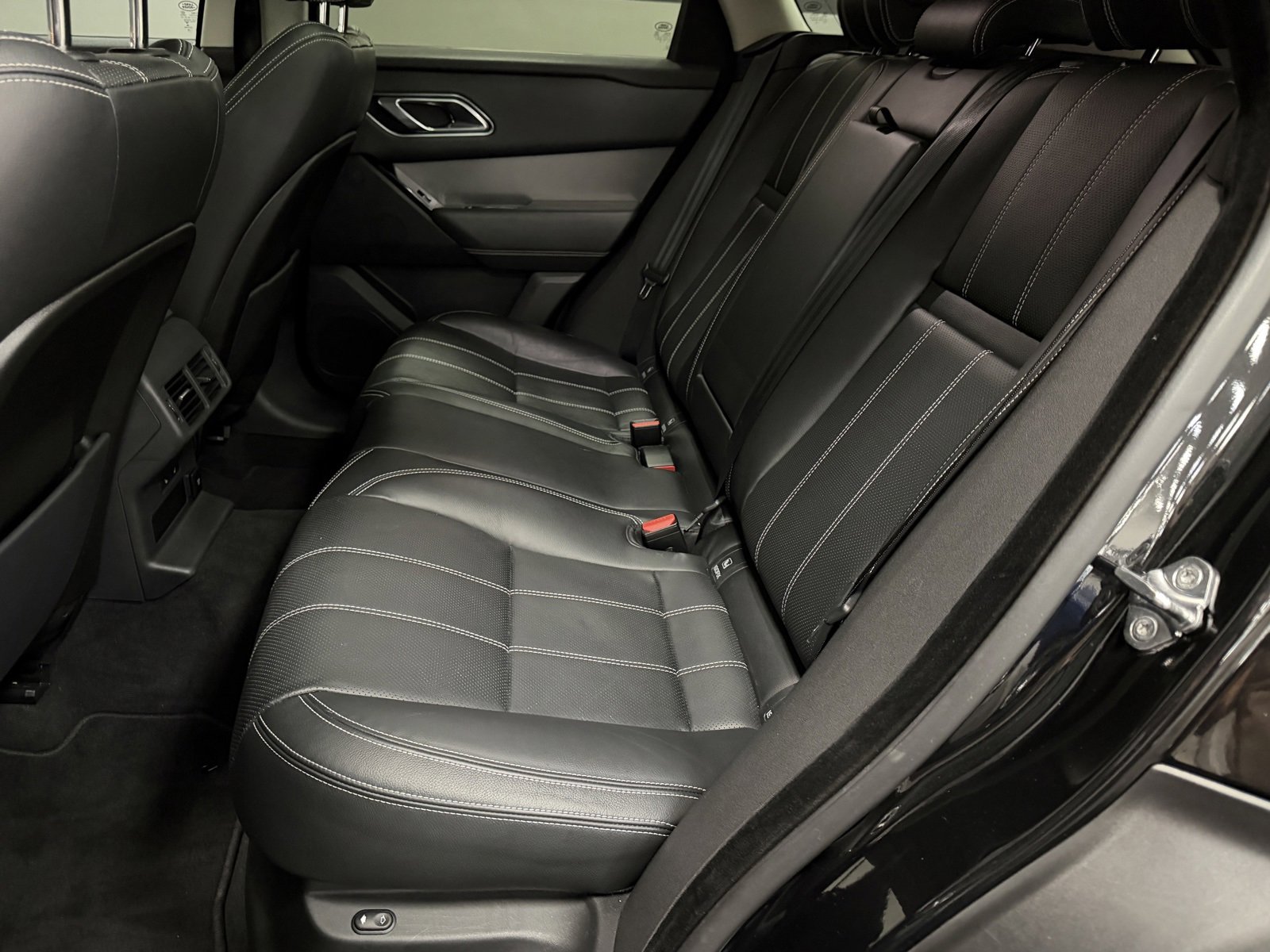 Used 2019 Land Rover Range Rover Velar S image 39