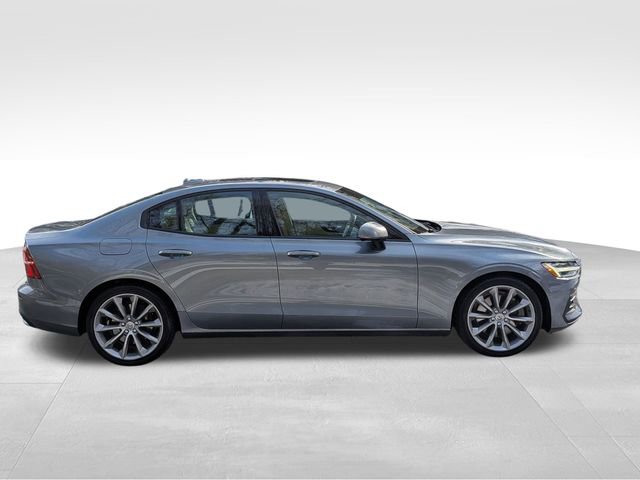 Used 2021 Volvo S60 T6 Momentum image 8
