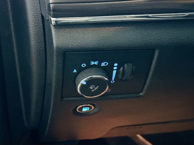 Used 2021 Jeep Grand Cherokee Limited AWD/4WD image 11