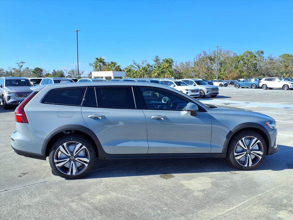 New 2026 Volvo V60 B5 Cross Country Plus w/ Protection Package Premier AWD/4WD image 8